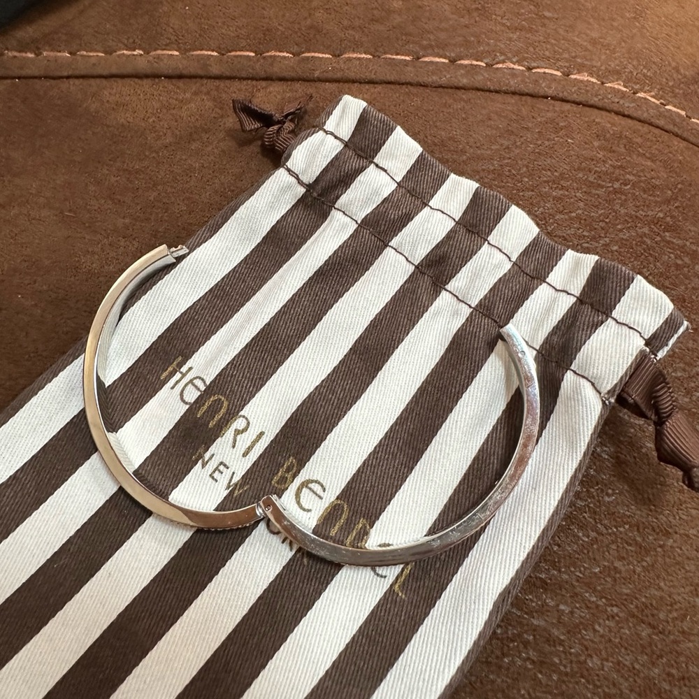 Henri Bendel pink crystal bracelet - Picture 3 of 5
